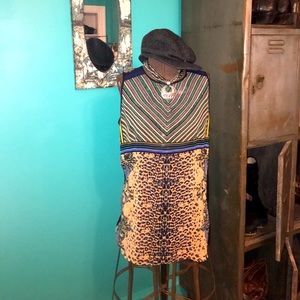 🍀Cabi sleeveless top/tunic